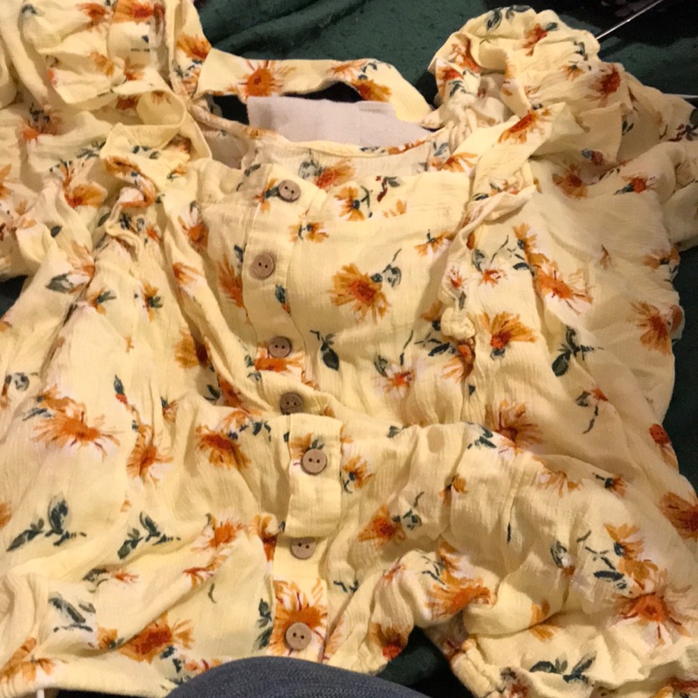 Flowery shirt yellow with sunflowers size large